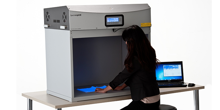 SpectraLight QC-Lichtkabine, Absorption gegenüber Konzentration, Licht absorbieren, spektrale Bandbreite