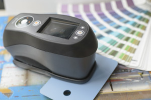 Ci6x measuring Pantone swatches
