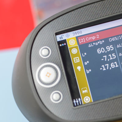 What is a spectrophotometer; definition of spectrophotometer, spectrophotometer definition